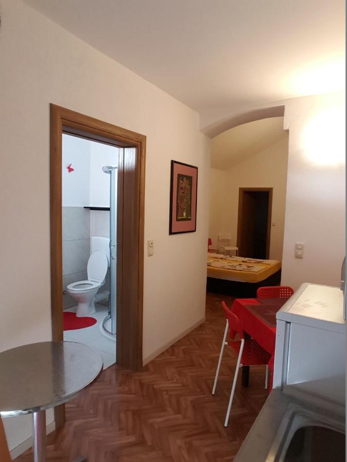 Apartments Megi Biograd Na Moru Exterior foto